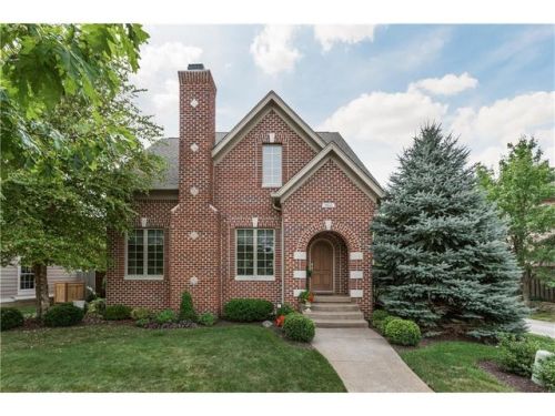 7611 Stonegate Dr, Zionsville, IN 46077-8565