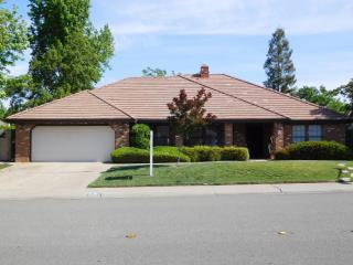 1031 Kensington Dr, Roseville, CA 95661-5310