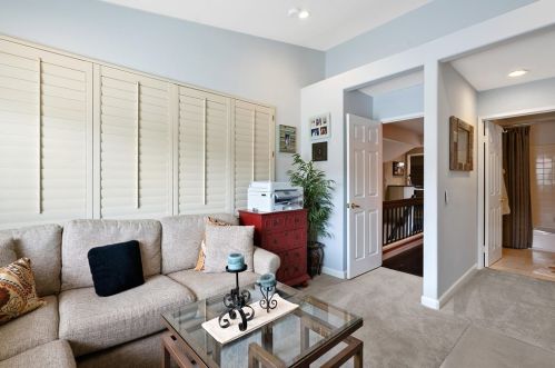 4766 Castello Way, Calabasas CA  91377-5500 exterior