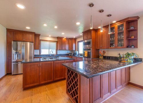 311 Garcia Ave, Princeton By The Sea, CA 94019-1886
