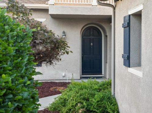 2075 Merlot Dr, Morgan Hill CA  95037-3883 exterior