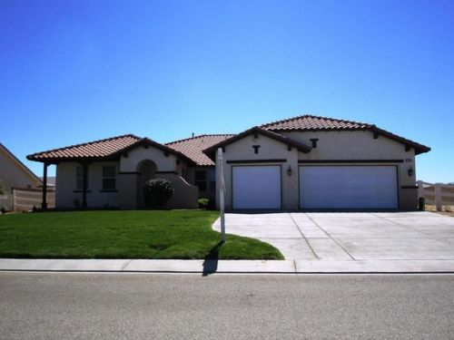 1738 Whitlatch Dr, Lancaster, CA 93535-2976