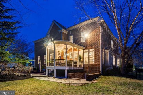 19376 Ml Dm Pl, Leesburg VA 20176-1637 exterior