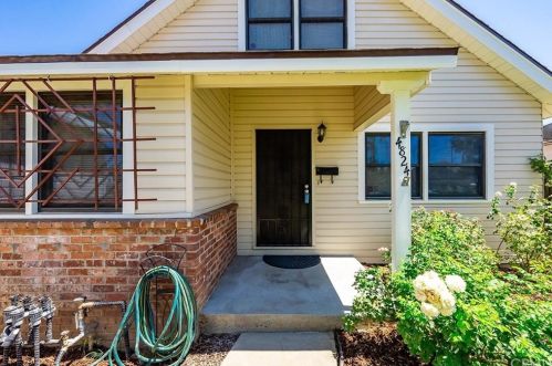 4824 Diana St, Fresno, CA 93726-0232