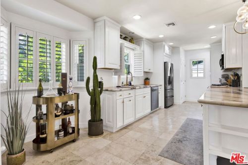 12202 Hartsook St, North Hollywood CA  91601-3961 exterior