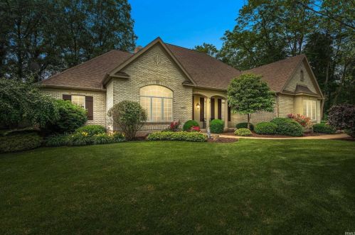 52007 Plantation Dr, Granger, IN 46530-4896
