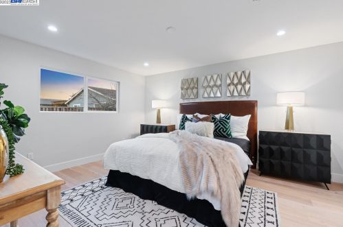 7298 Tamarack Dr, Pleasanton CA  94568-1749 exterior