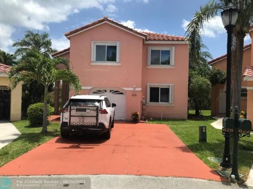 626 Trafalgar Ct, Dania Beach, FL 33004-5412