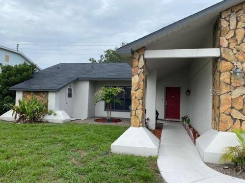 2816 Blossom Lake Dr, Tarpon Springs, FL 34691-6774