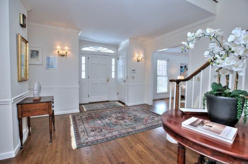 24 Dunning Rd, New Canaan, CT 06840-4008