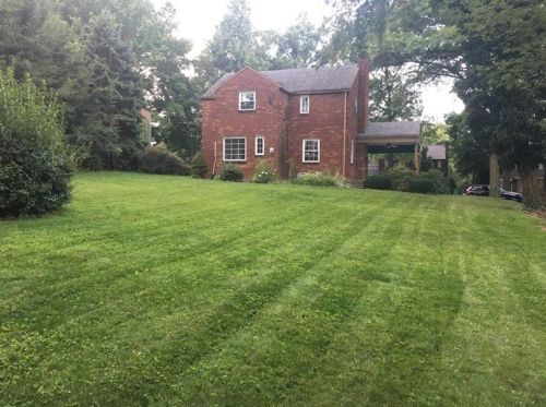 321 Old Farm Rd, Pittsburgh, PA 15228-2543