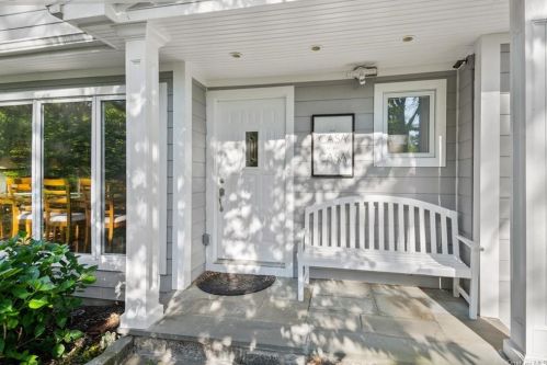 10 Somerstown Rd, Crotonville, NY 10562-3942