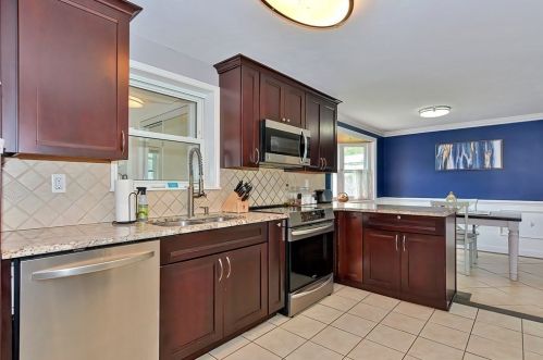 28 William Rd, Holbrook, MA 02343-1539