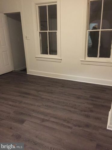 213 29th St, Camden, NJ 08105-1211