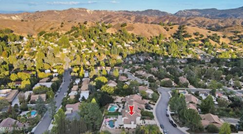 27535 Freetown Ln, Calabasas CA  91301-3560 exterior