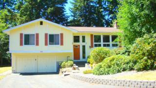 749 Pinecrest Dr, Bremerton, WA 98311-2563