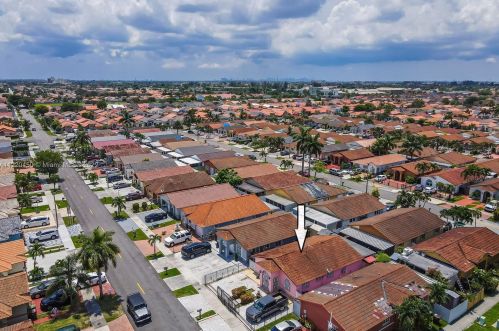 3190 72nd St, Hialeah, FL 33018-5222