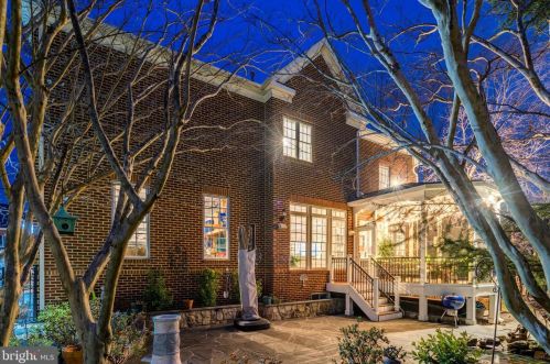 19376 Ml Dm Pl, Leesburg VA 20176-1637 exterior