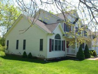 2 Franciscan Ln, Smithtown, NY 11787-1060