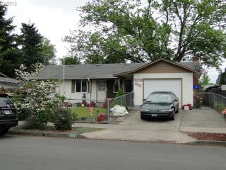 927 56 St, Springfield OR  97478-6888 exterior