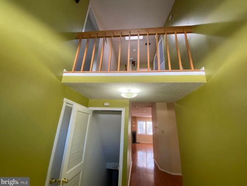 408 Sayre Dr, Princeton NJ  08540-5853 exterior