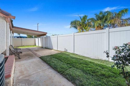 2002 Teak St, Perris CA  92570-2502 exterior