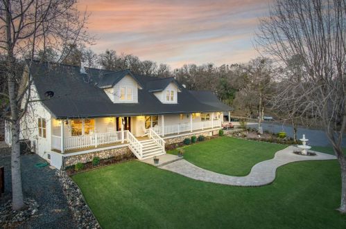 12597 Wolf Rd, Grass Valley, CA 95949-8183