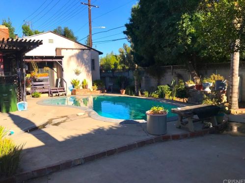 6403 Whitman Ave, Van Nuys, CA 91406-6039