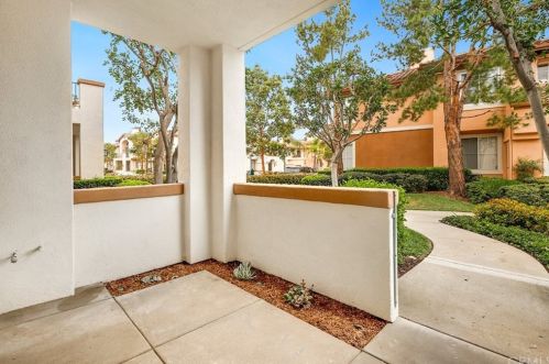 605 Solvay Aisle, Irvine CA  92606-0833 exterior