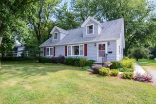 830 6th St, Richmond, IA 52247-9486