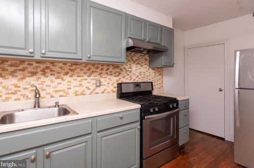 26 Manheim St, Philadelphia PA 19144-3656 exterior