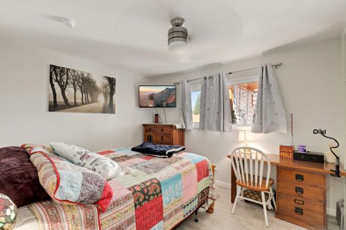 4073 Lake Blvd, Oceanside CA  92056-4604 exterior