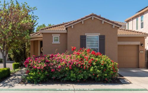 4920 Ocean Ln, Elk Grove, CA 95757-2544