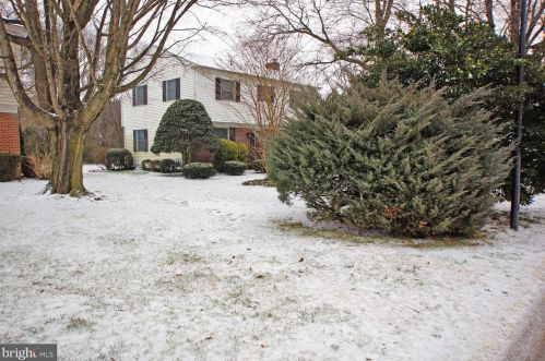 101 Fairfield Dr, Dover, DE 19901-5720