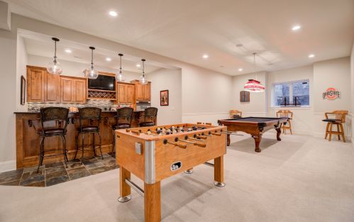 1410 Bristlecone Dr, Chenequa WI  53029-8653 exterior
