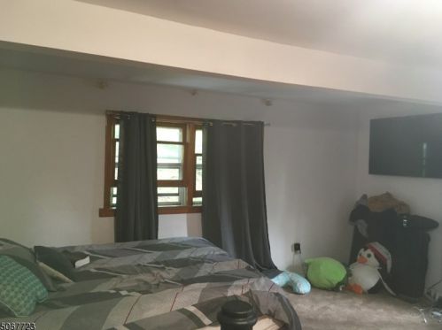 221 New St, West Paterson NJ  07424-3329 exterior