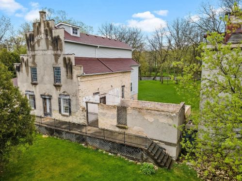 7198 River Dr, West Bend WI  53090-1163 exterior