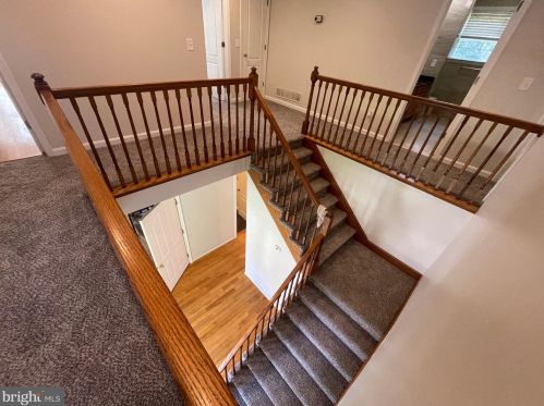 32 Pin Oak Dr, Dover DE  19904-2373 exterior