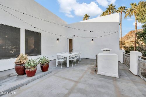 7627 22nd St, Phoenix AZ  85020-4706 exterior