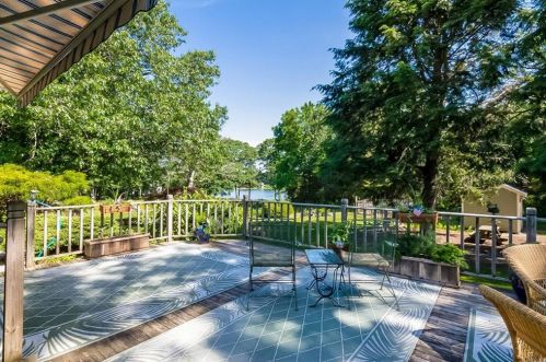 205 Lindley Ave, North Kingstown RI  02852-5761 exterior