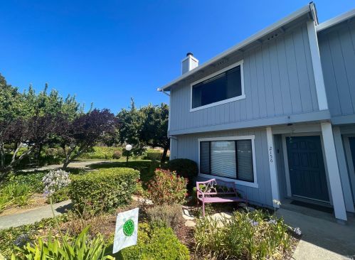 2156 Clearview Cir, Benicia, CA 94510-2071