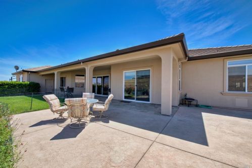 3959 Skyhawk Ln, Vacaville CA  95688-9516 exterior