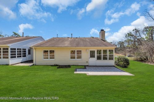 2 Taylor Ct, Lakewood NJ  08701-7317 exterior