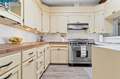 5500 Sandmound Blvd, Oakley CA  94561-5027 exterior