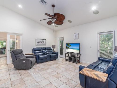 281 2nd Ave, Marco Island, FL 34145-2835