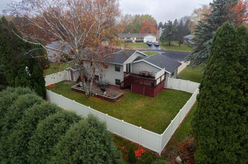 1017 Georgetown Cir, Beaver Dam, WI 53916-1960