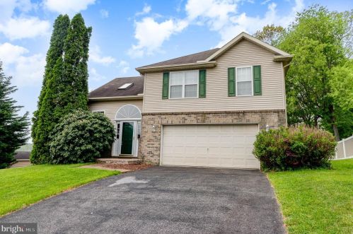 364 Larkin Dr, Red Lion, PA 17356-9648