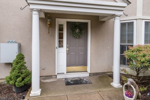 2 Peach Tree Ln, Paterson, NJ 07508-3122