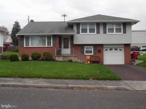 117 8th St, Souderton PA  18964-1120 exterior