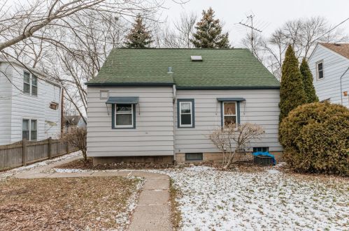 3138 81, Milwaukee WI 53219-3832 exterior